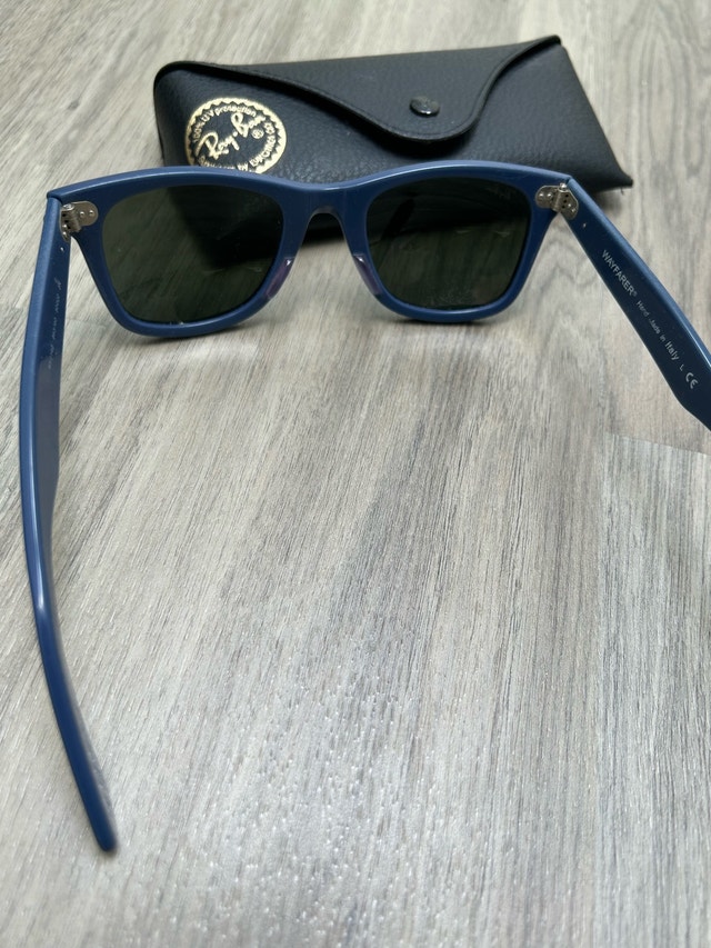 Ray-Ban Wayfarer Sunglasses - photo 3