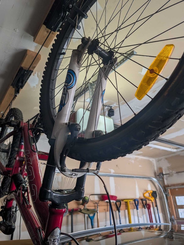 24" CCM Youth Bike - 21 Speed