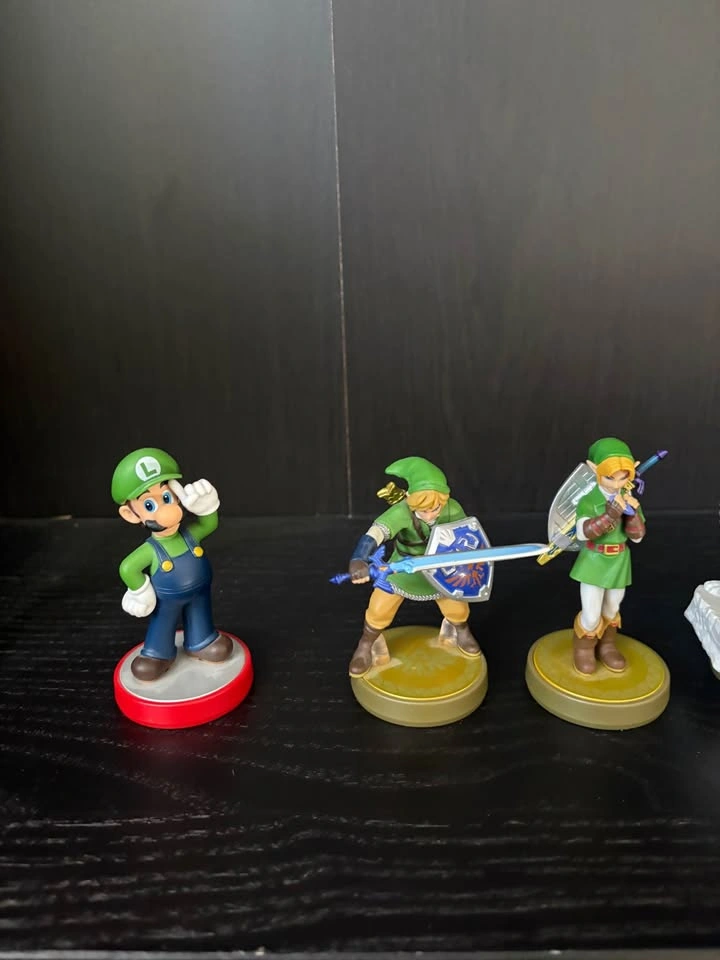 Loose Amiibo Lot ( Zelda, Luigi ) - photo 2