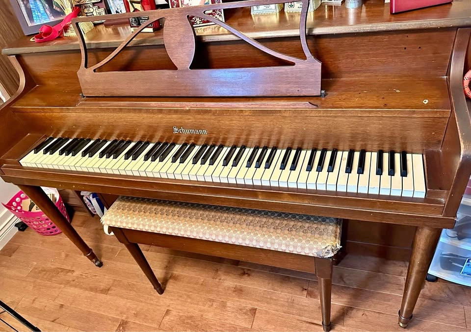 Schumann Upright Piano