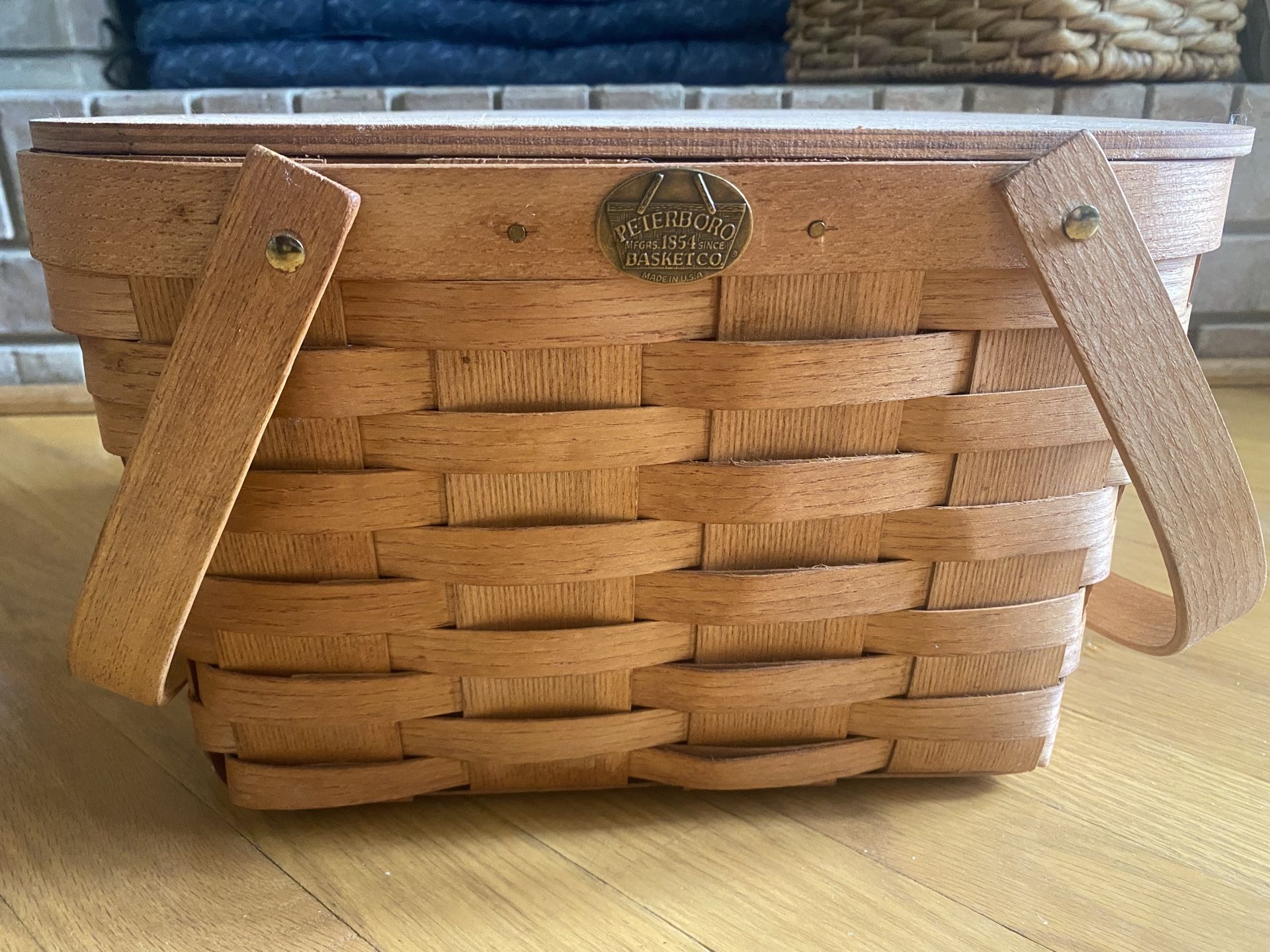 Peterboro Two-Pie Basket with Lid and Tray - Honey