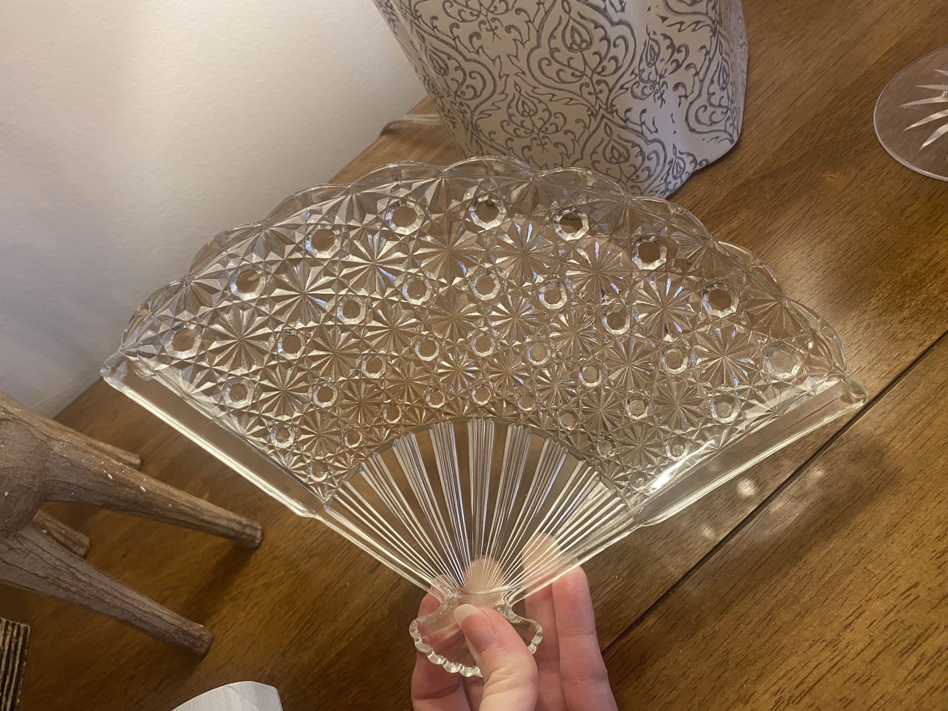 Beautiful Vintage Fenton Glass Fan Vanity Dish - photo 2