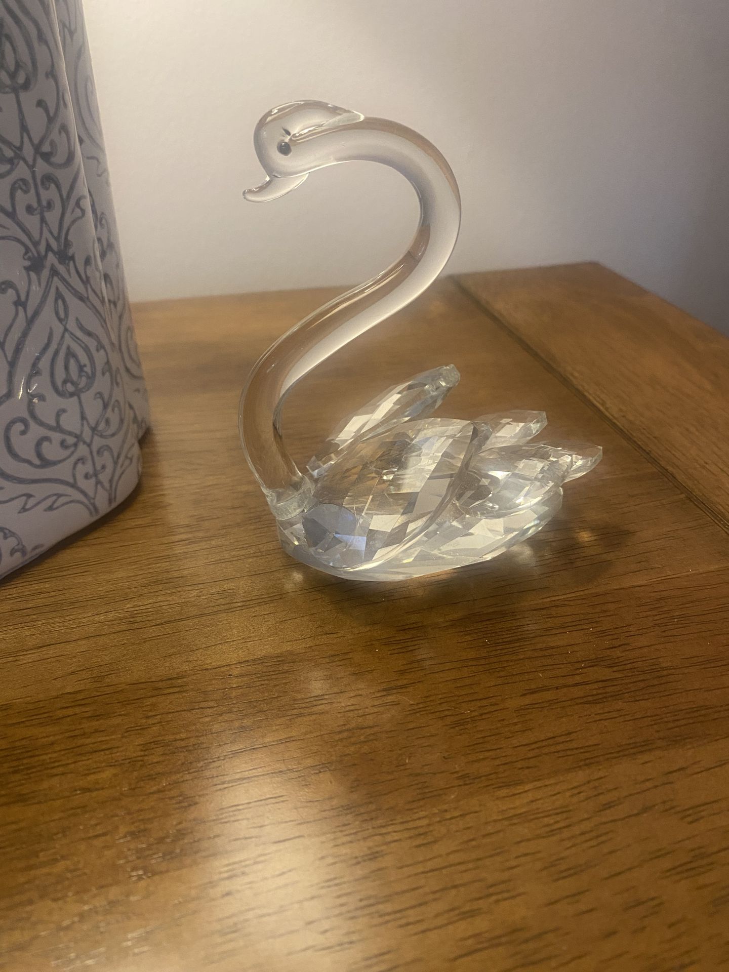 Beautiful Crystal Swan Figurine - photo 3