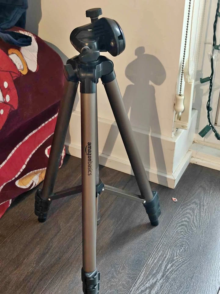 AmazonBasics Tripod + Phone attachment