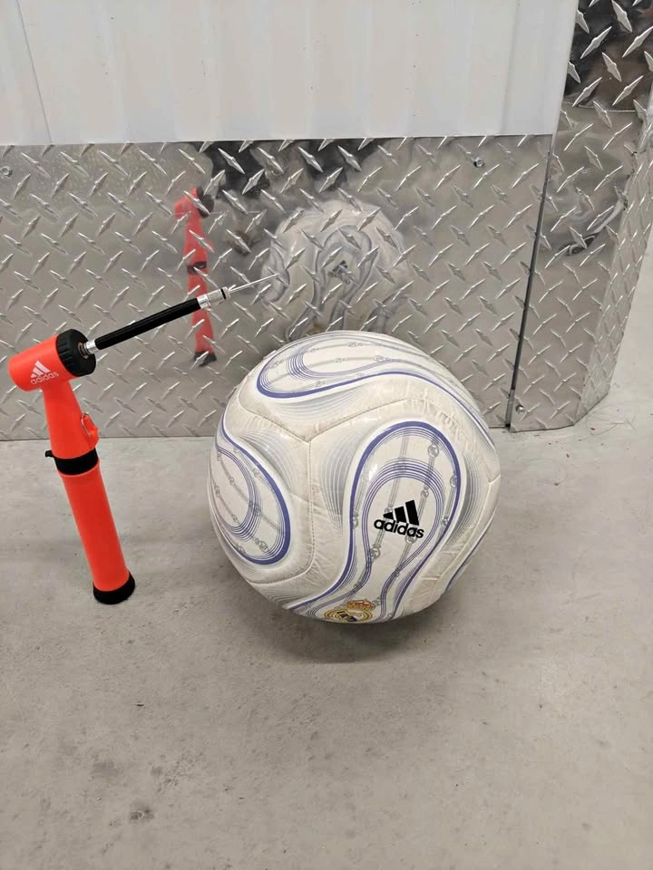 Soccer Ball ⚽ and Pump