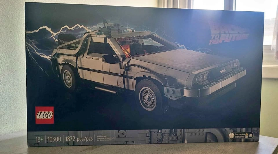 LEGO Back to the Future DeLorean 10300 NEW SEALED