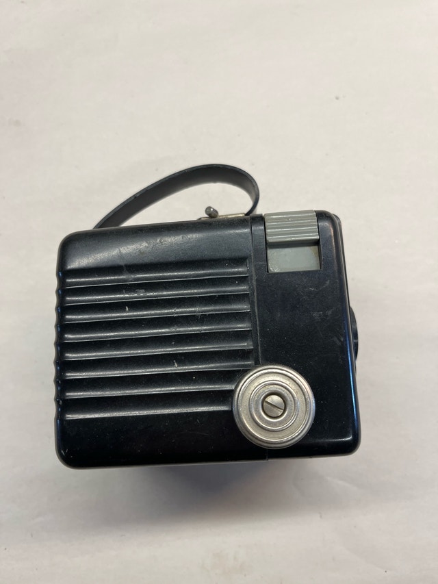Brownie Hawkeye camera - photo 3