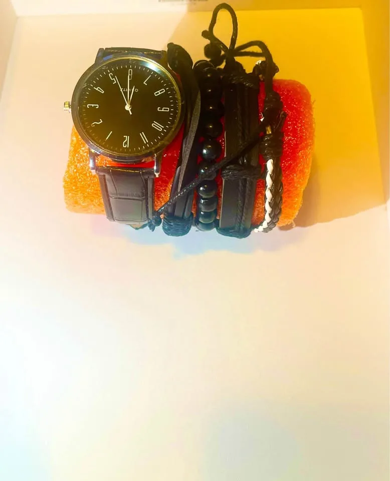 🎁 Perfect Gift Set – Watch + matching Bracelets 🎁 image indicator(3)