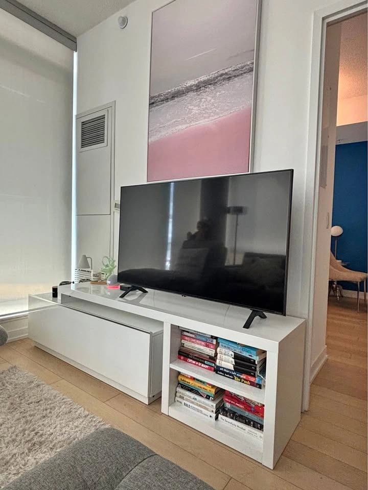 Structube Media Unit