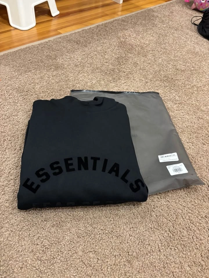 Fear of God Essentials Hoodie Jet Black - photo 4