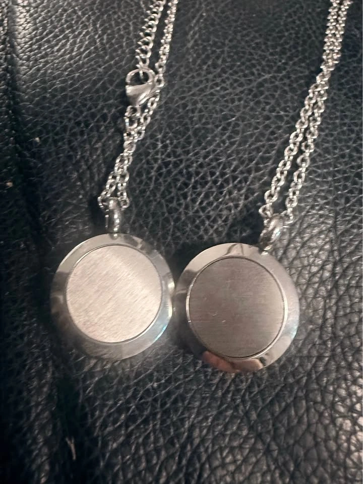 2 Tree of Life Locket Necklaces - photo 4