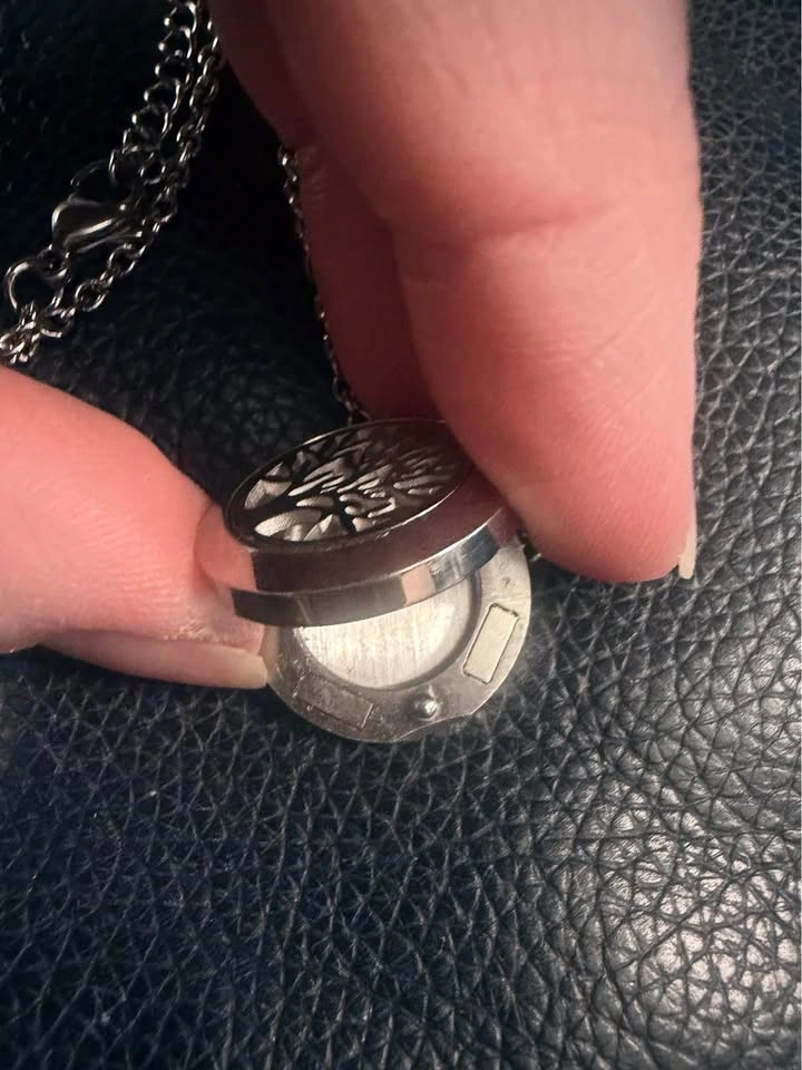 2 Tree of Life Locket Necklaces - photo 5