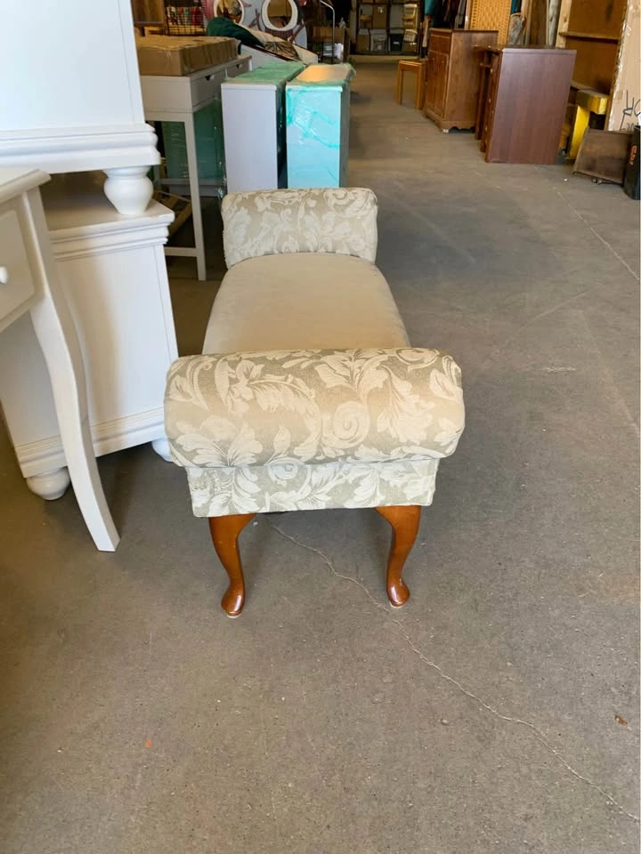 Vintage - Upholstered Bench with Rolled Arms - photo 2