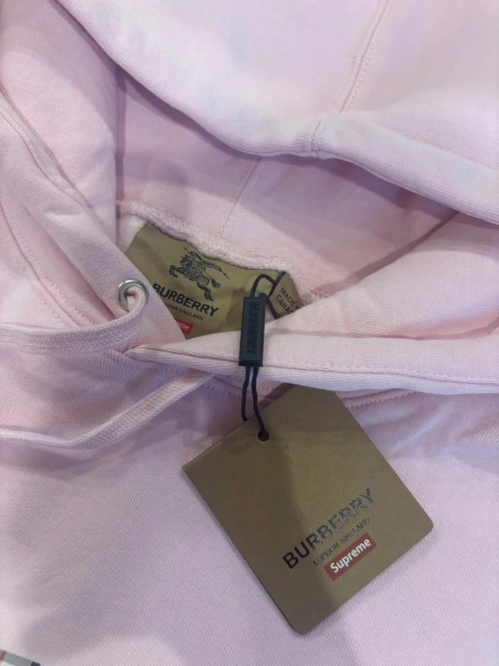 Supreme Burberry Pink Hoodie - photo 3