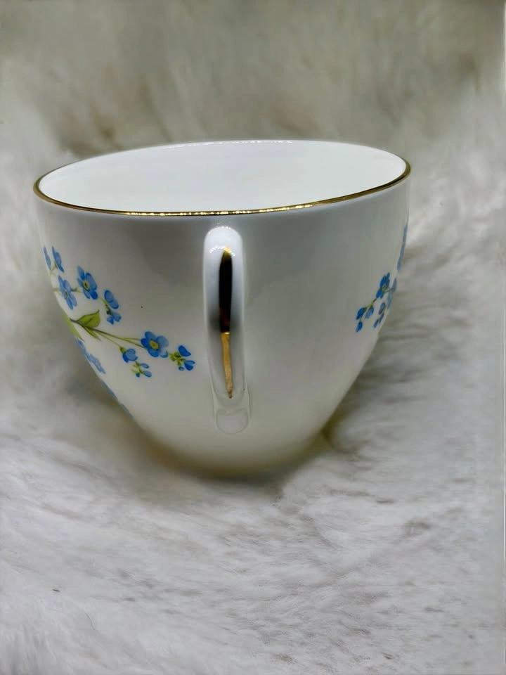 Vintage Bone China Teacup & Saucer England Floral - photo 3