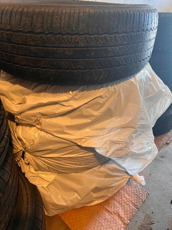Good condition set 4 tires Bridgestone Dueler H/L 422 thumbnail