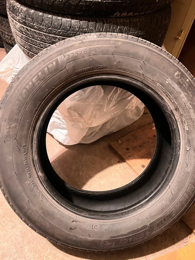 Good condition 1 tire Michelin Primacy A/S 225/65/17 thumbnail