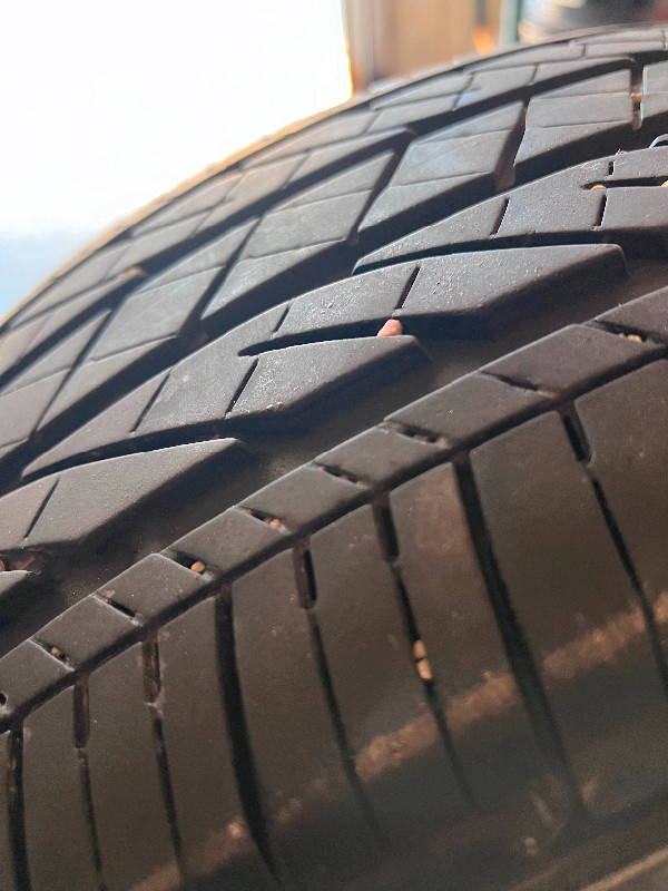 Good condition 1 Tire Bridgestone Dueler AS-245/60/18 - photo 4