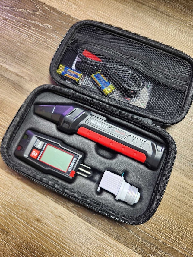 KAIWEETS KT301P Circuit Breaker Finder + Outlet Tester