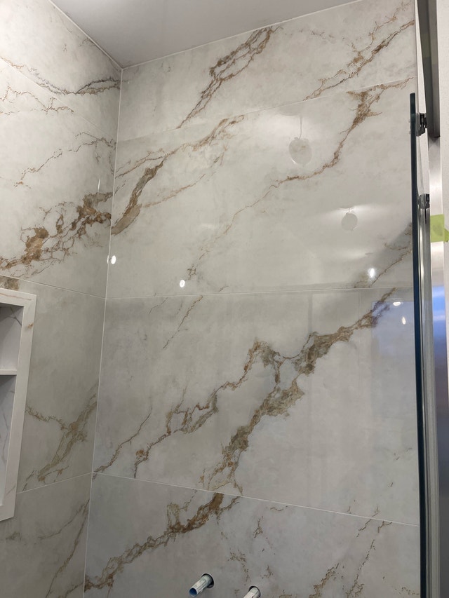 Luxury 24x48 Porcelain Tile – Polished Marble Look gold veins - photo 3