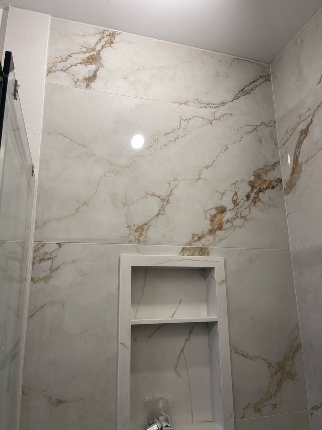 Luxury 24x48 Porcelain Tile – Polished Marble Look gold veins - photo 4