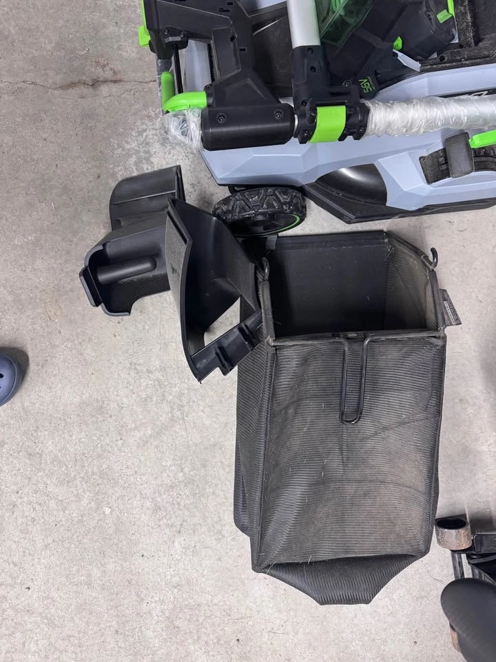 EGO 56V Snow Blower + Self-Propelled Lawn Mower (Batteries) - photo 3
