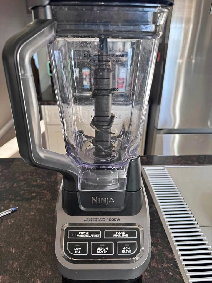 Ninja Professional Blender 1000W B610C