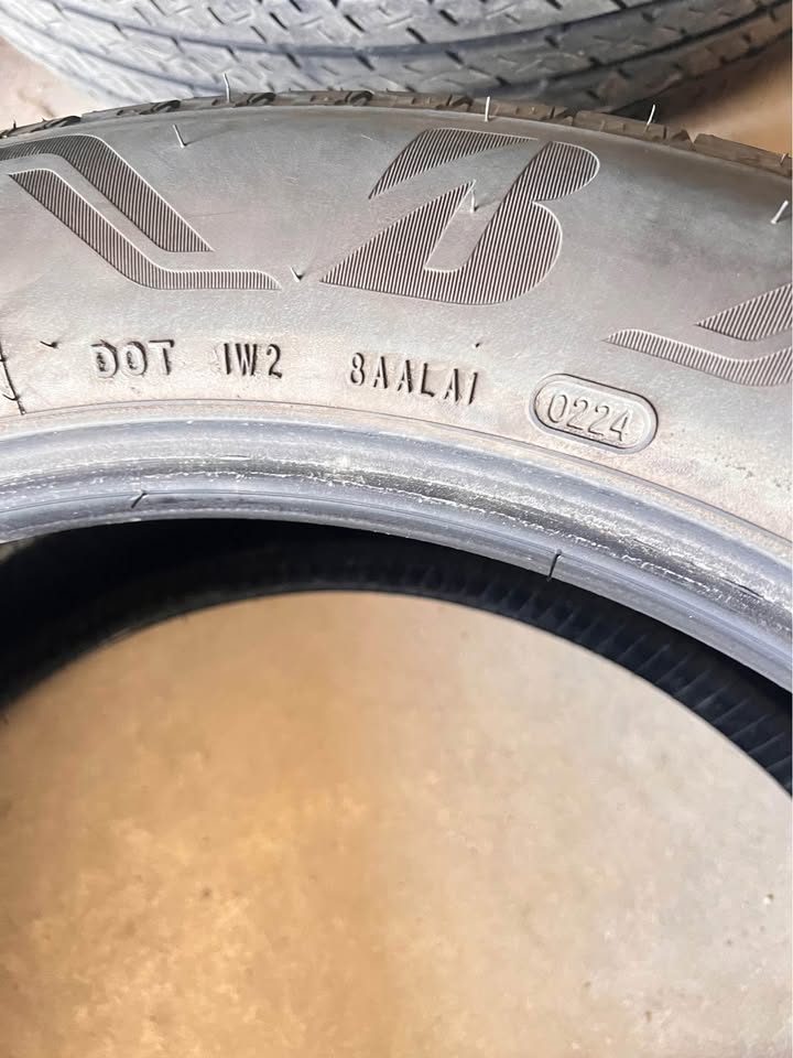 Good condition 1 tire Bridgestone Alenza Sport A/S-235/55/20 - photo 2