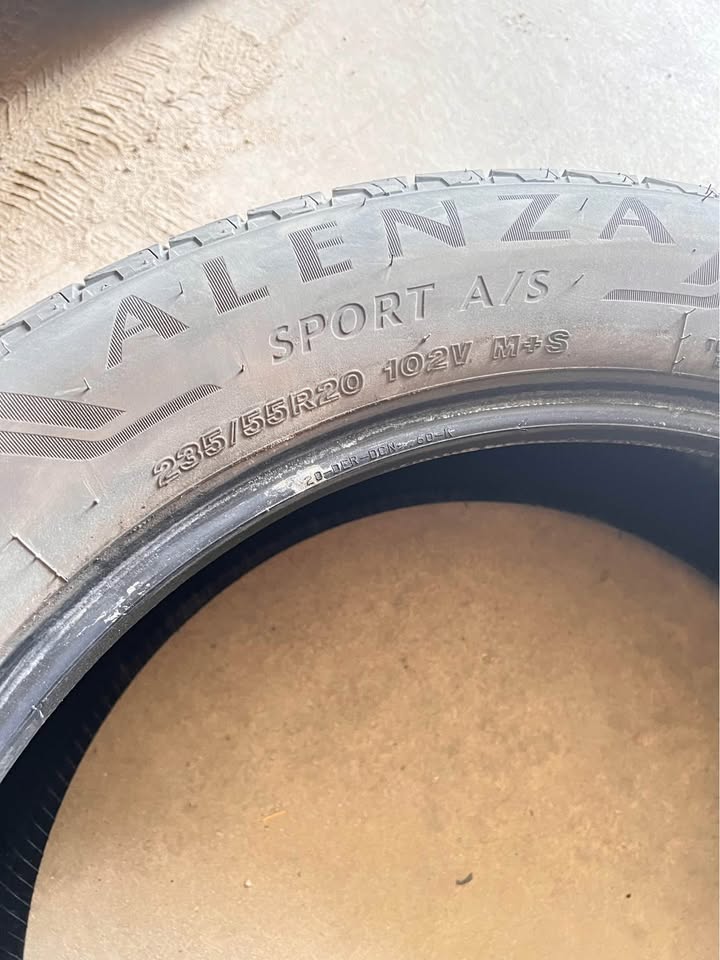Good condition 1 tire Bridgestone Alenza Sport A/S-235/55/20 - photo 3