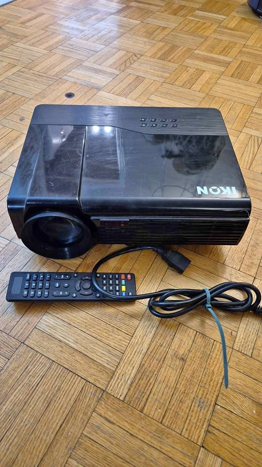 IKON Projector with Remote and Power Cable
