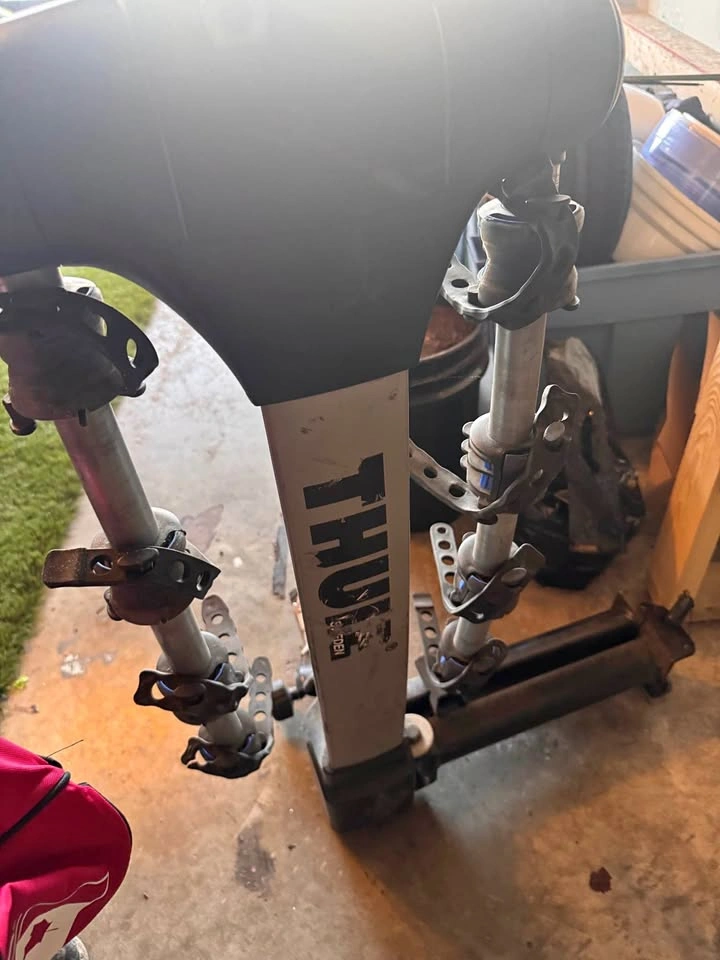 Thule 2-Bike Hitch Mount Rack - Used, Functional