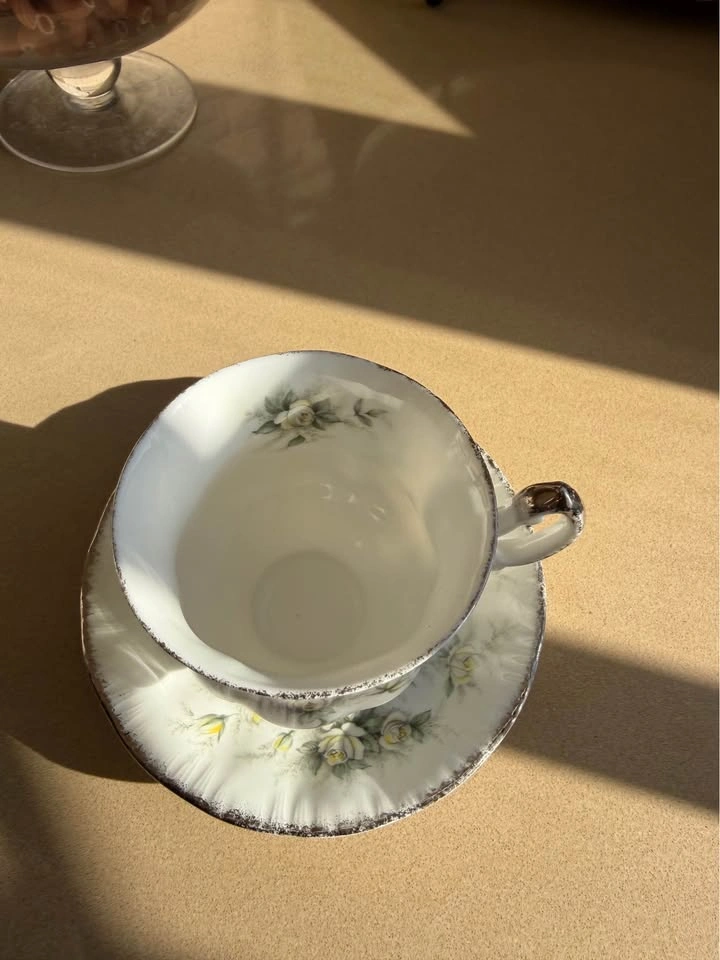 PARAGON - Antique Cup and Saucer - photo 3