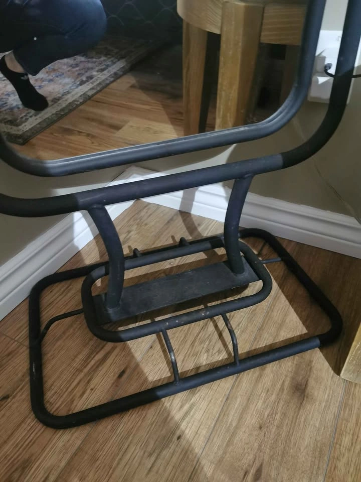 Vintage Standing Cast Iron Mirror – Elegant and Timeless - photo 3