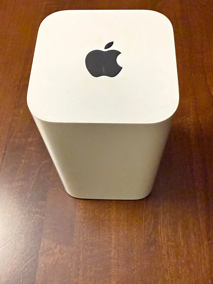 Apple AirPort Extreme - Model A 1521