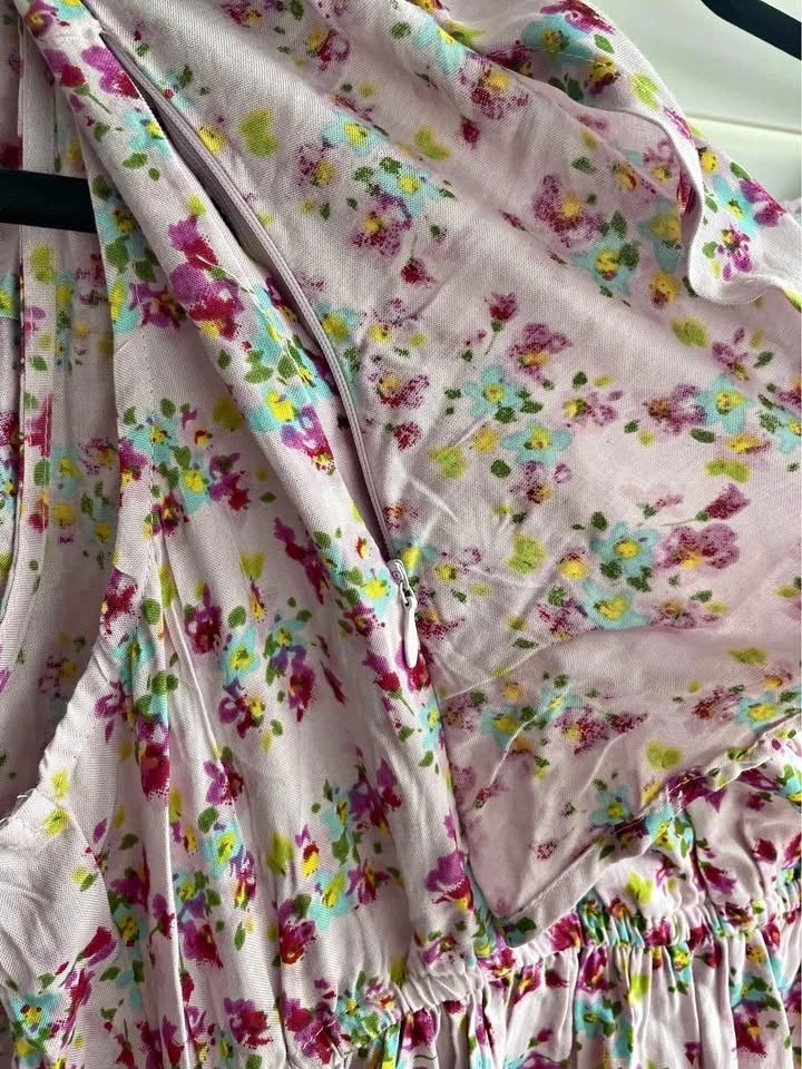 Maternity dress with pocket and zipper for nursing