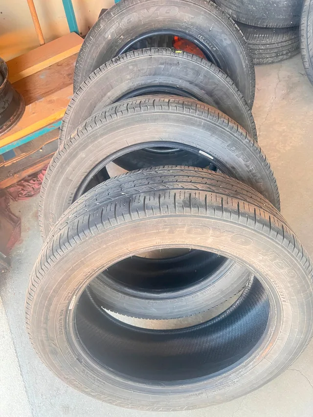Good condition set of 4 tires Toyo A39 - 235/55/19 thumbnail