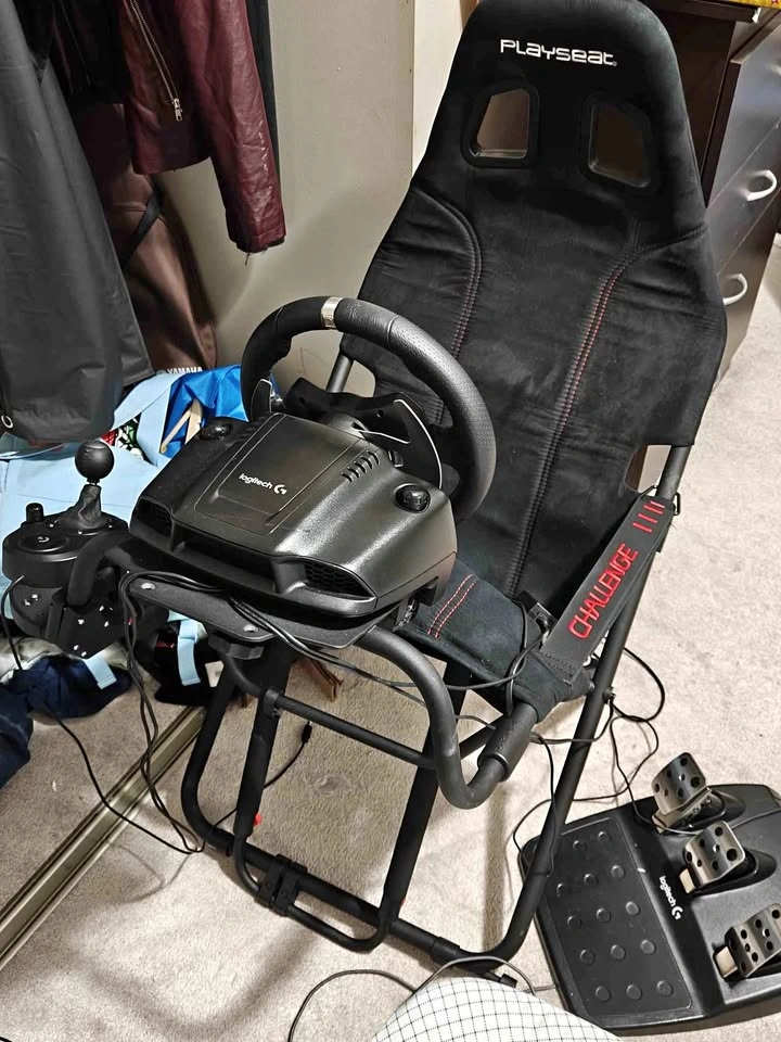 Playseat Challenge with Logitech G920