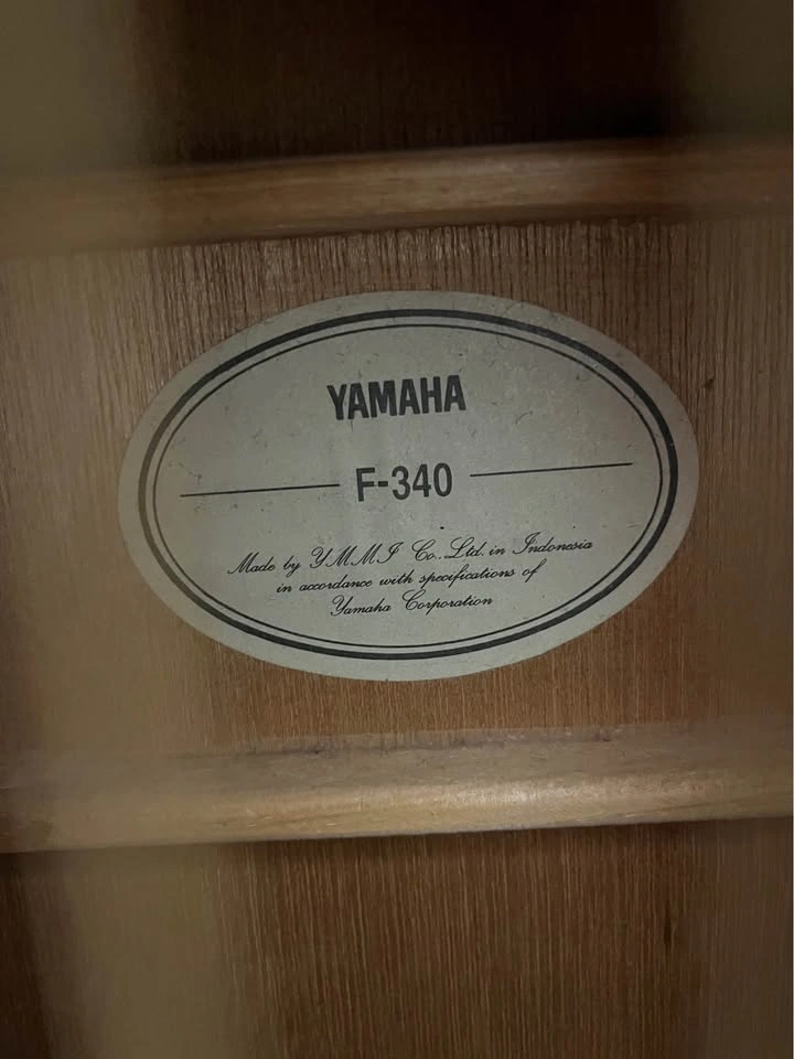 Yamaha F-340 Acoustic Guitar - photo 2