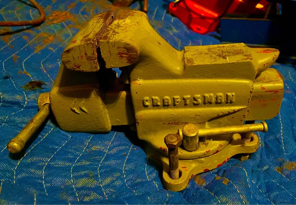 Vintage Tools: Motors, Buffers, Vises, Anvils - photo 5