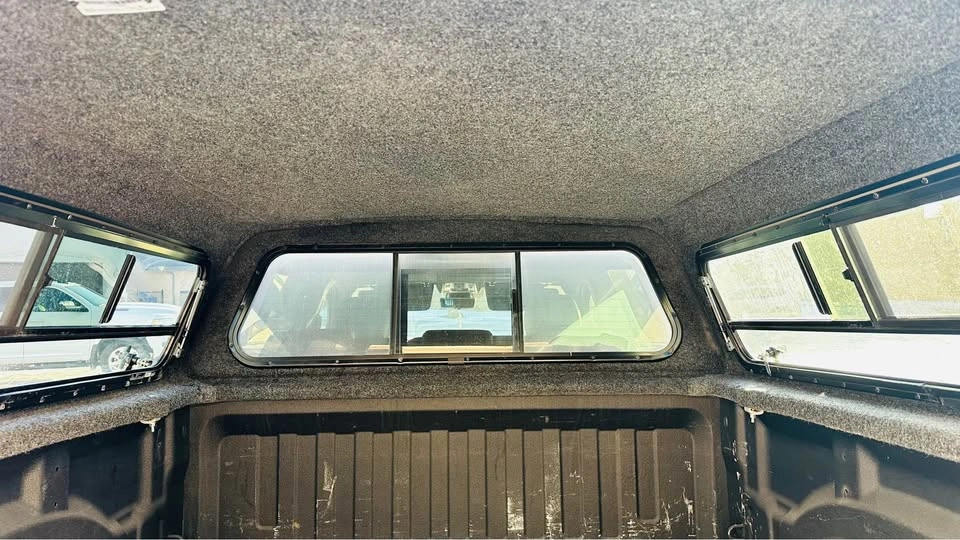 White LEER Canopy for 2019-2026 RAM 1500 (6'4" Bed) - photo 5