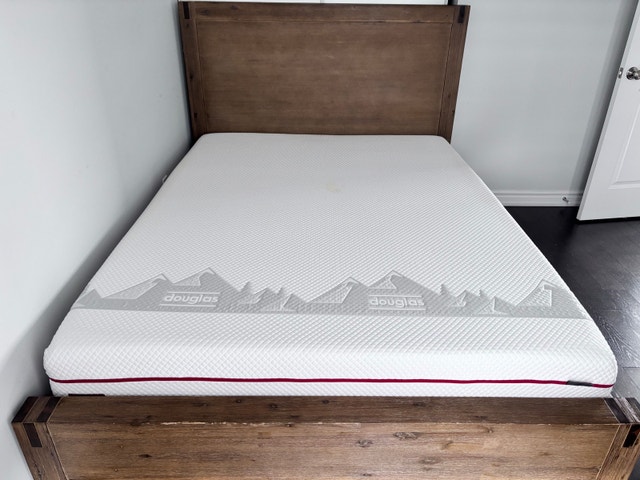 Queen Bed with Douglas Mattress - photo 2