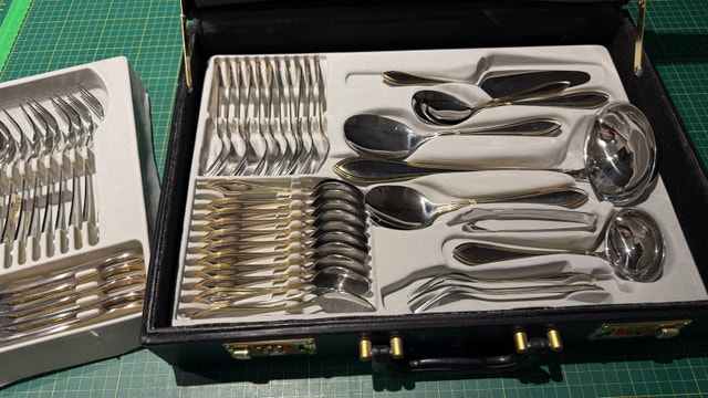 Edelstahul Rostfrei 18/10 Flatware set - photo 4