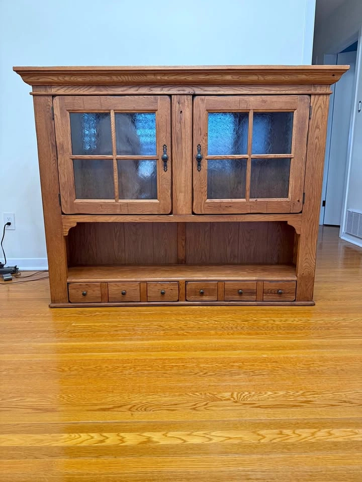 Wood Hutch