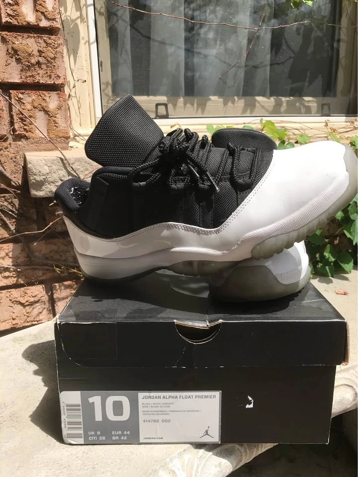 Jordan 11 Tuxedo - photo 2