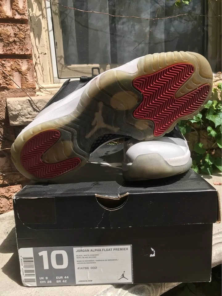 Jordan 11 Tuxedo - photo 4