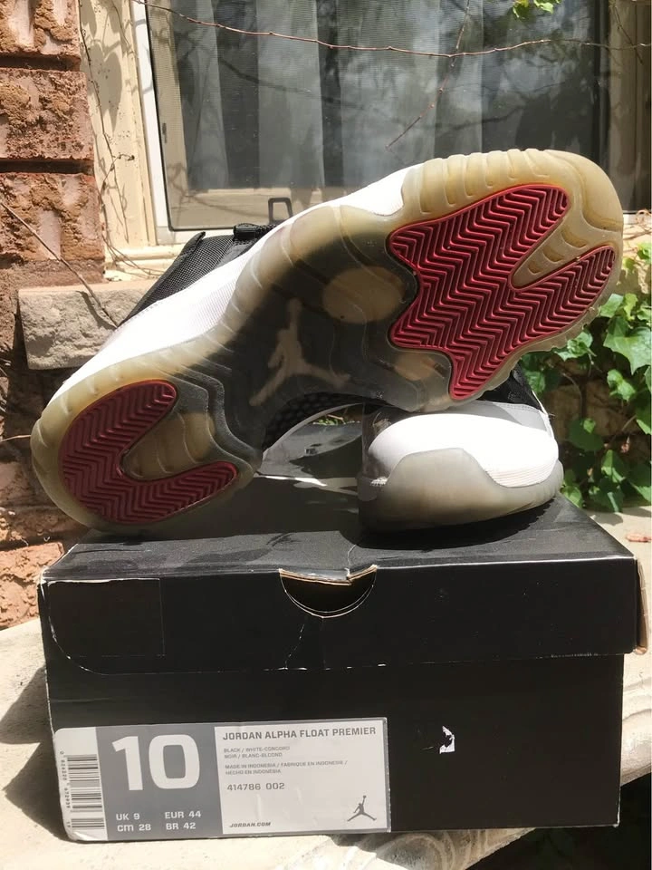 Jordan 11 Tuxedo - photo 5