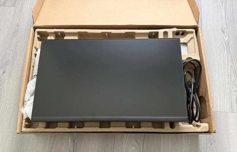 Dell 24" Professional Monitor (P2422H) - Like New - photo 2
