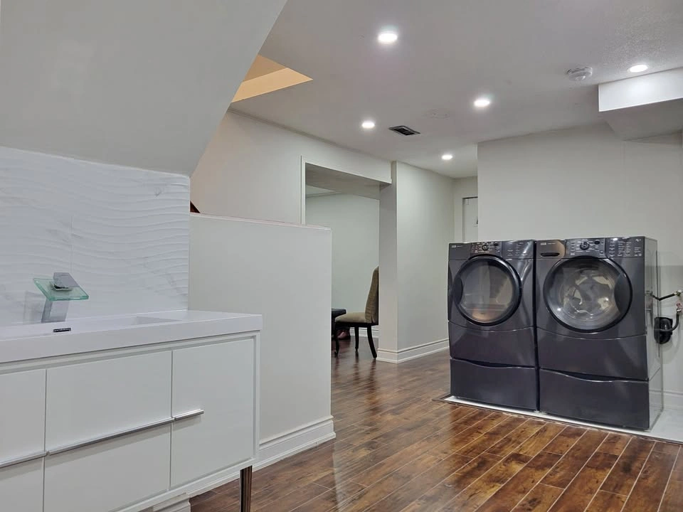 3 Beds 1 Bath - House
