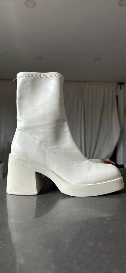 White Platform Ankle Boots size 9 - photo 3