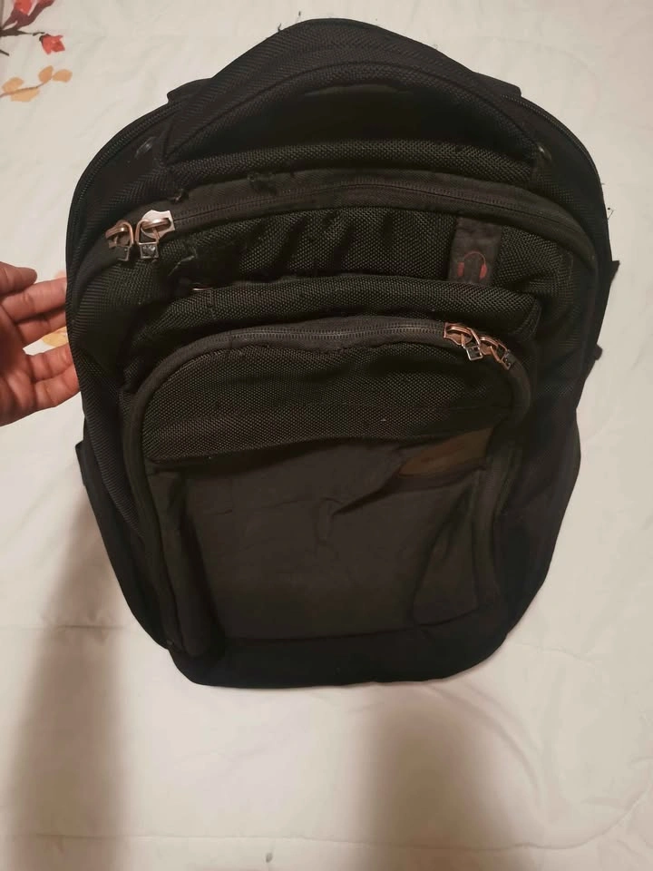 Free DICOTA laptop bag - photo 4